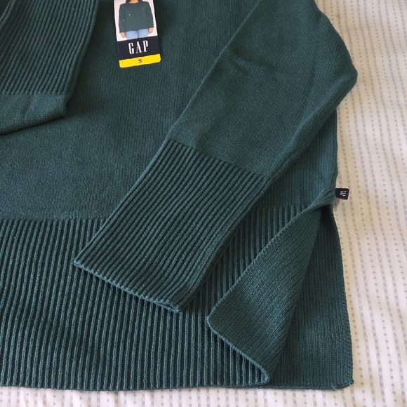 Gap Women's Cotton Crewneck Sweatet - Picture 3 of 8